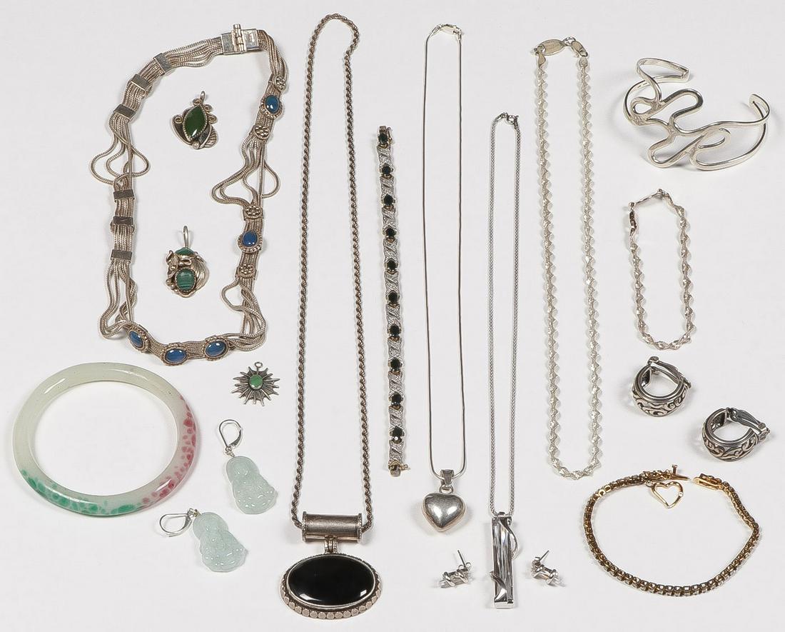 GOOD VINTAGE SILVER JEWELRY GROUP: GOOD VINTAGE SILVER JEWELRY GROUP. Comprising a good group of mostly vintage sterling silver jewelry, set with various decorative elements as shown, including three pendants, a matching rope chain nec