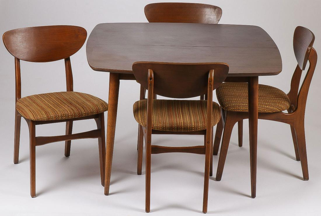 DANISH MODERN STYLE CHAIRS & TABLE: DANISH MODERN STYLE CHAIRS & TABLE. Comprising a mid-century modern Danish style set of six chairs by Garrison Furniture Co. Together with an associated dining table with two leaves. Each chair height