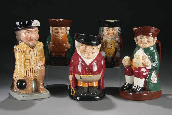 A ROYAL DOULTON TOBY JUG GROUP OF FIVE mid to lat: A ROYAL DOULTON TOBY JUG GROUP OF FIVE mid to late 20th century comprised of Sir Francis Drake, The Squire, The Huntsman, Jolly Toby, and Old Charlie all with green marks. Height 6-9 inches. Estimate 