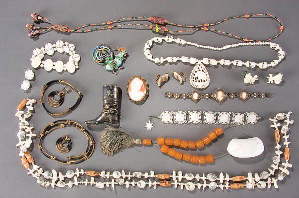 A VERY FINE SHEFFIELD BOOT FORM SNUFF BOX mid 19: A VERY FINE SHEFFIELD BOOT FORM SNUFF BOX mid 19th century, height 2.75 inches. Together with a rooster figural enameled and marcasite broach, a very fine Victorian shell cameo, height 1.75 inches, an