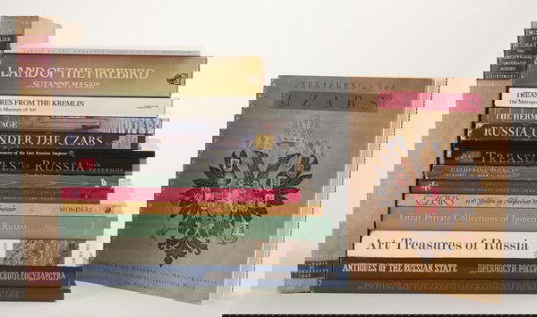 16 RUSSIAN ANTIQUES RELATED BOOKS & CATALOGS: A GROUP OF SIXTEEN BOOKS AND EXHIBITION CATALOGS RELATING TO RUSSIAN ANTIQUES AND EXHIBITS, CIRCA 1962-2004, including: The Beauty of Old Russia: Land of the Firebird by Massie; The Hermitage: Selecte