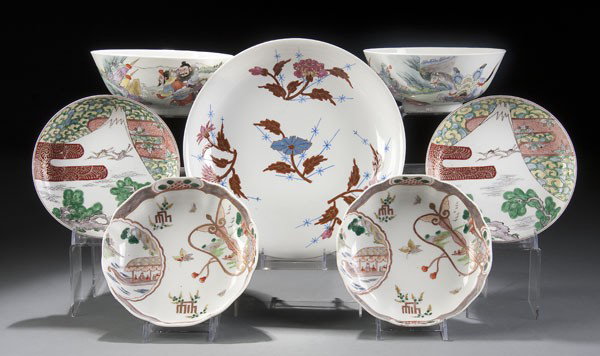 7 PC GROUP OF ORIENTAL ENAMELED PORCELAIN: A 7-PIECE GROUP OF CHINESE & JAPANESE ENAMELED PORCELAIN TABLE ARTICLES early to mid 20th century. Consisting of a 9-inch low bowl, two 6-inch trays, a pair of 6-inch Canton style bowls and a pair of 