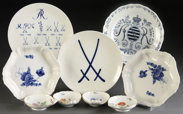 8 PC GROUP CONTEMPORARY MEISSEN PORCELAIN: AN 8-PIECE GROUP OF CONTEMPORARY MEISSEN PORCELAIN consisting of 2 blue decorated bowls, 2 plaques with sample marks and 4 gilt & floral decorated nappies. Largest 10 inches.