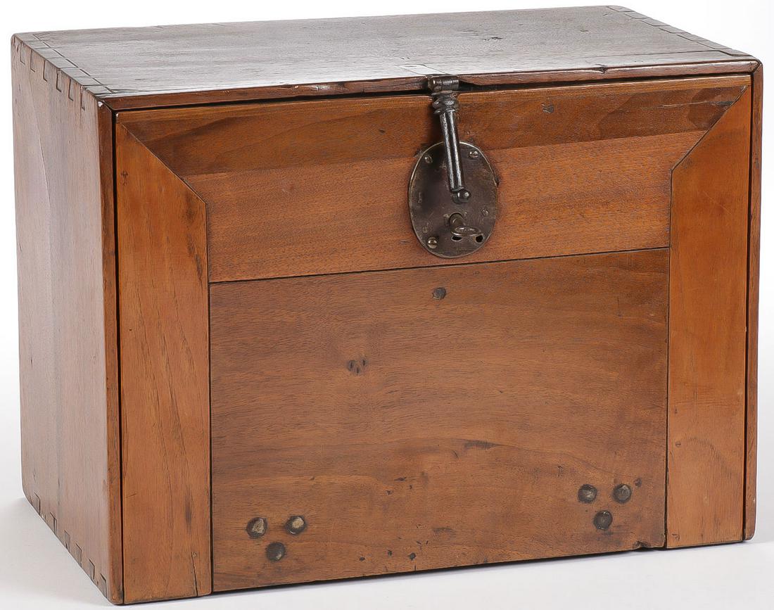 INTERESTING TRAVEL DESK 18TH/19TH CENTURY: INTERESTING TRAVEL DESK 18TH/19TH CENTURY. Comprising a walnut case with dove-tailed joints, the hinged latched locked front opening to a fold-out writing surface beneath five drawers and a central pu