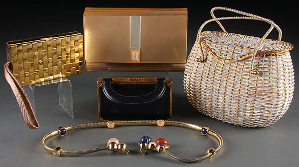 4 VINTAGE PURSE AND COMPACT KORET EVANS LEIBER: A FOUR PIECE VINTAGE PURSE AND COMPACT GROUP, 20TH CENTURY, comprising a basket form woven metal bag marked Koret, an Italian art deco Lucite clutch purse, an Evans leather covered compact/cigarette c