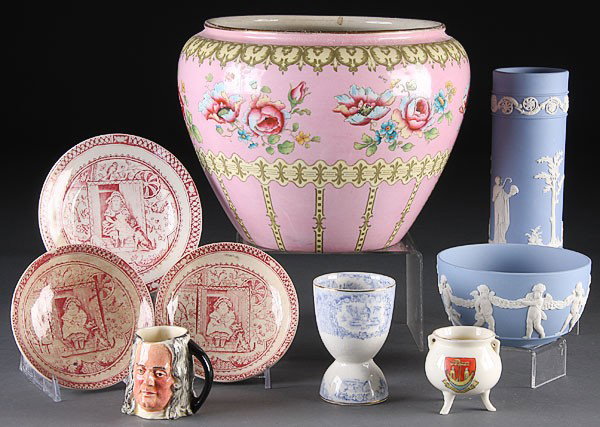 9 ENGLISH STAFFORDSHIRE AND WEDGWOOD PIECES: A NINE-PIECE ENGLISH STAFFORDSHIRE AND WEDGWOOD CERAMIC GROUP, 19TH AND 20TH CENTURY. Comprising a 7.75 inch Losolware jardinière, Wedgwood vase and bowl, three Staffordshire child's dishes, Toby typ