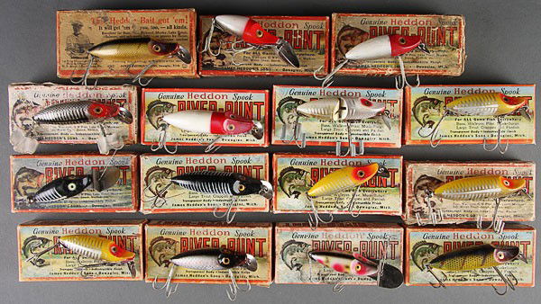 15 VINTAGE HEDDON RIVER RUNT SPOOKS, EARLY TO MID: 15 VINTAGE HEDDON RIVER RUNT SPOOKS, EARLY TO MID-20TH CENTURY. Of various type and colors including sinkers, floaters and jointed, all contained in period boxes including one early style. Length 4.5
