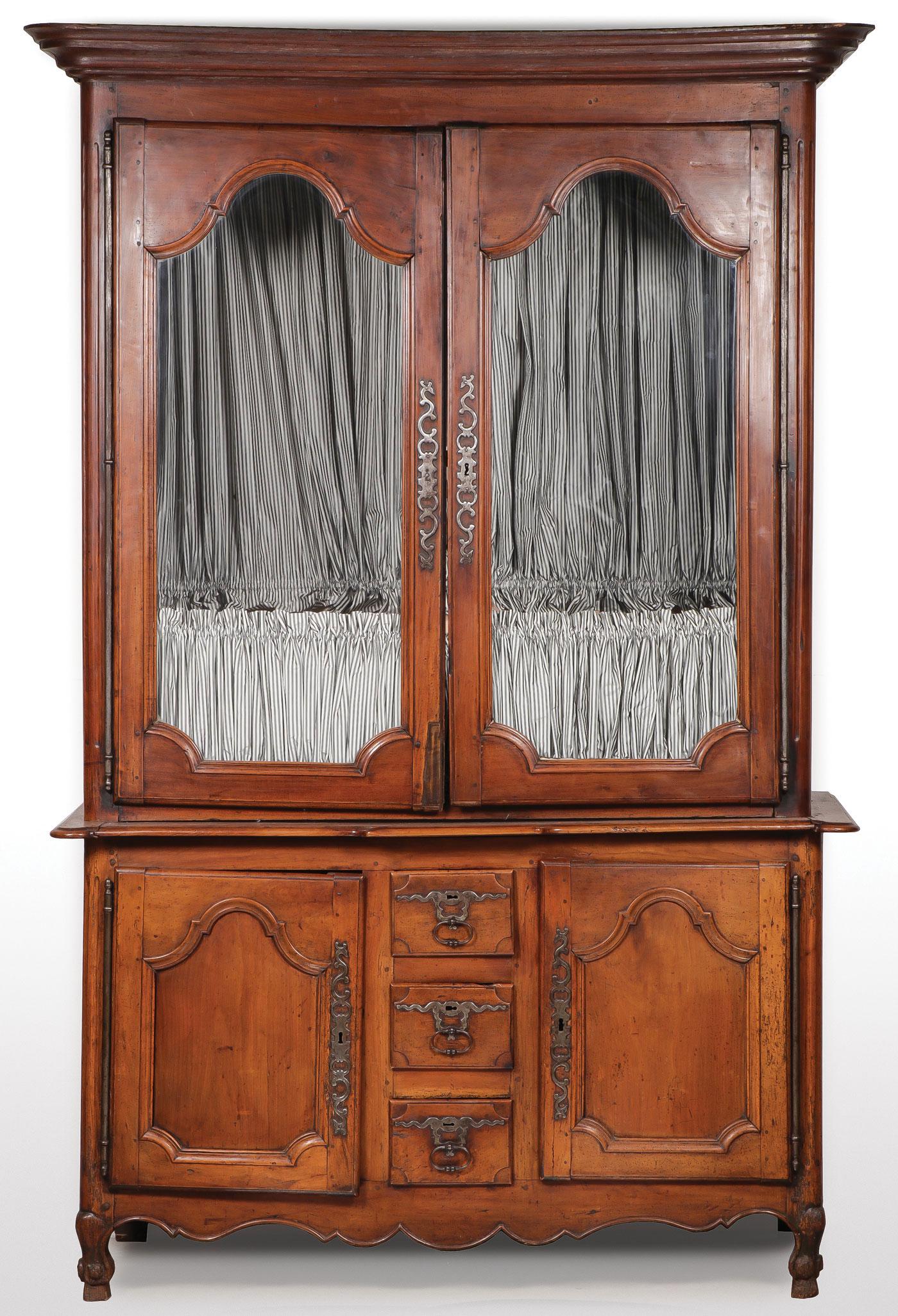 LARGE FRENCH COUNTRY CUPBOARD (1 of 1)