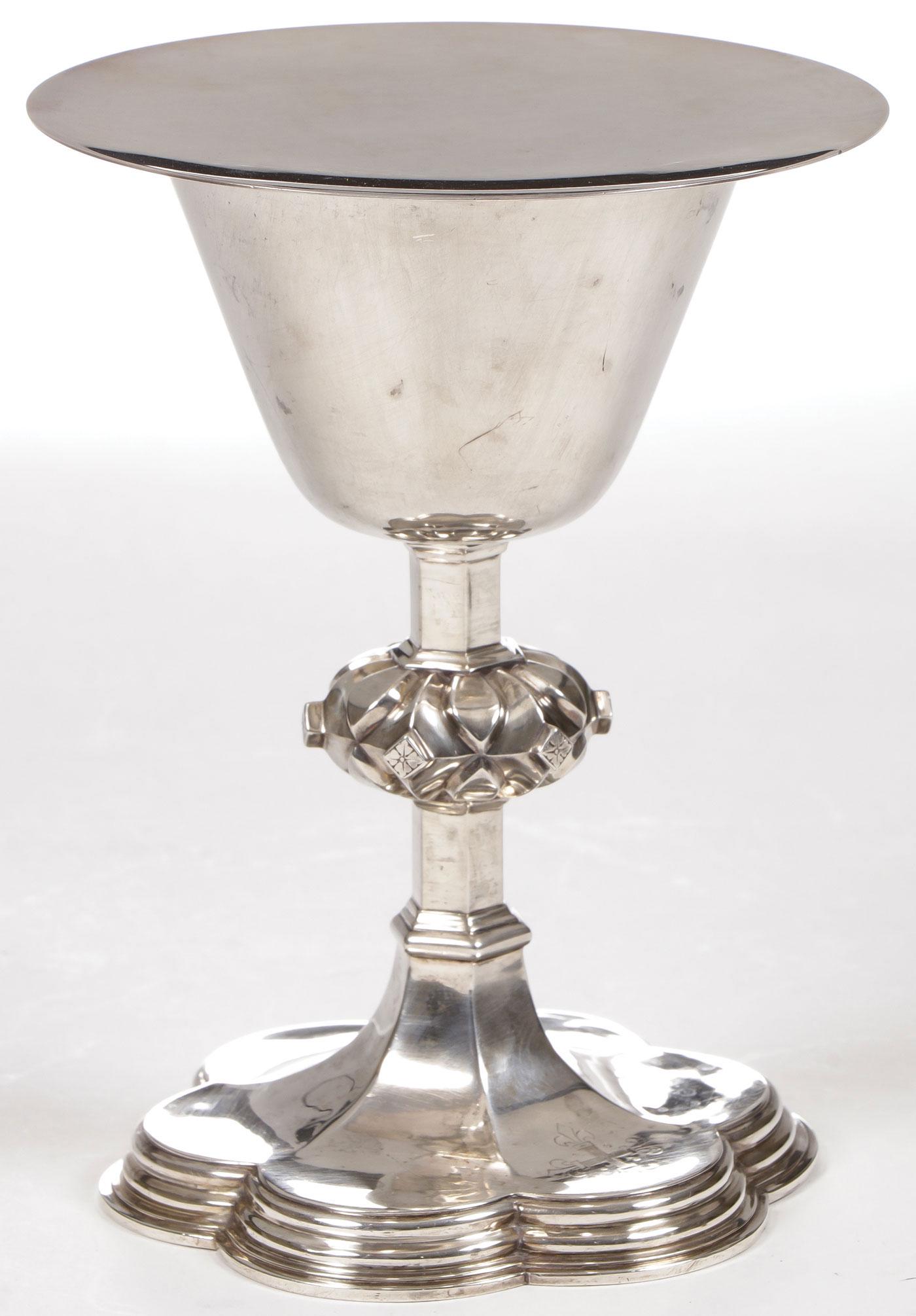 AN ENGLISH SILVER CHALICE AND PATEN (1 of 3)