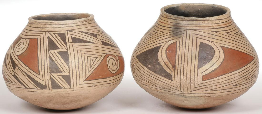 PAIR OF CASA GRANDE STYLE JARS (1 of 2)
