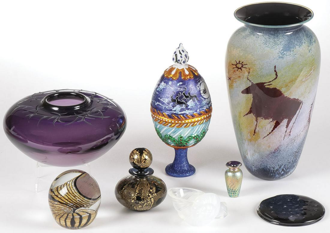 INTERESTING MODERN DECORATIVE GROUP: INTERESTING MODERN DECORATIVE GROUP. Comprising eight individual items including a Douglas Becker purple and etched vase of squat bulbous form, signed on underside, diameter 7.25 inches, a Satava Glas