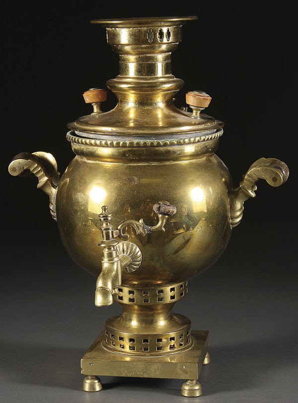 A RUSSIAN BRASS SAMOVAR: A RUSSIAN BRASS SAMOVAR, 19th century. Tula maker. Height 16.5 inches (41.2 cm).