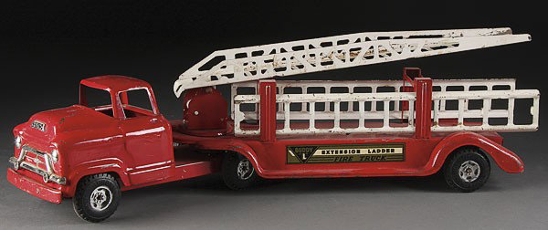 A BUDDY L TOY EXTENSION LADDER FIRETRUCK: A BUDDY L TOY EXTENSION LADDER FIRETRUCK, MID 20TH CENTURY. Length 27.5 inches.