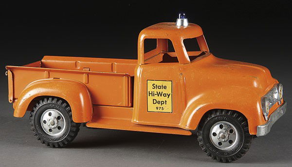 A GOOD TONKA TOY STATE HIGHWAY TRUCK: A GOOD TONKA TOY STATE HIGHWAY TRUCK, MID 20TH CENTURY, pressed steel in nice condition. Length 12.5 inches.