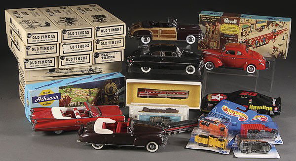 FIVE DANBURY MINT PRECISCION MODEL CARS: FIVE DANBURY MINT PRECISION MODEL CARS comprising a 1959 Cadillac, a 1958 Chrysler, a 1949 Mercury, a 1940 Ford, and a 1941 Lincoln, together with 12 Hudson miniatures, old timers kits, and hot wheels