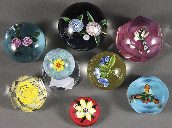 EIGHT ARTIST MINIATURE ART GLASS PAPERWEIGHTS: EIGHT CONTEMPORARY ARTIST MINIATURE ART GLASS PAPERWEIGHTS, 20TH CENTURY. Comprising a Ronald Hansen Lily of the Valley, Debbie Torestano, a Hamilton, two Ray Bandford, a Kazian, a Louis Kamm, and a J