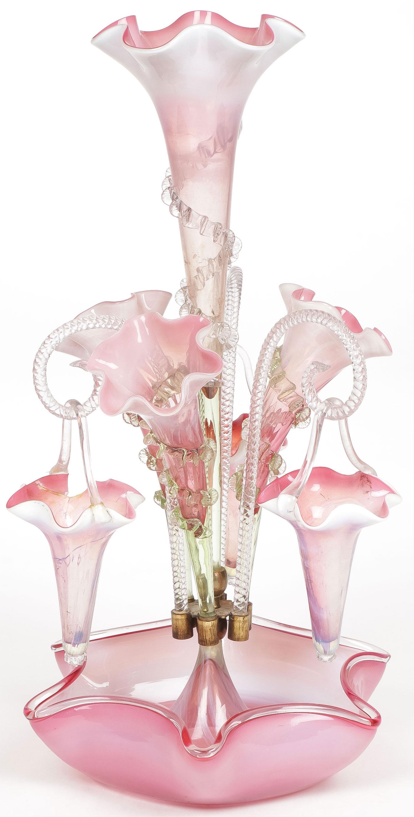 BEAUTIFUL VICTORIAN CRANBERRY TRUMPET EPERGNE (1 of 2)
