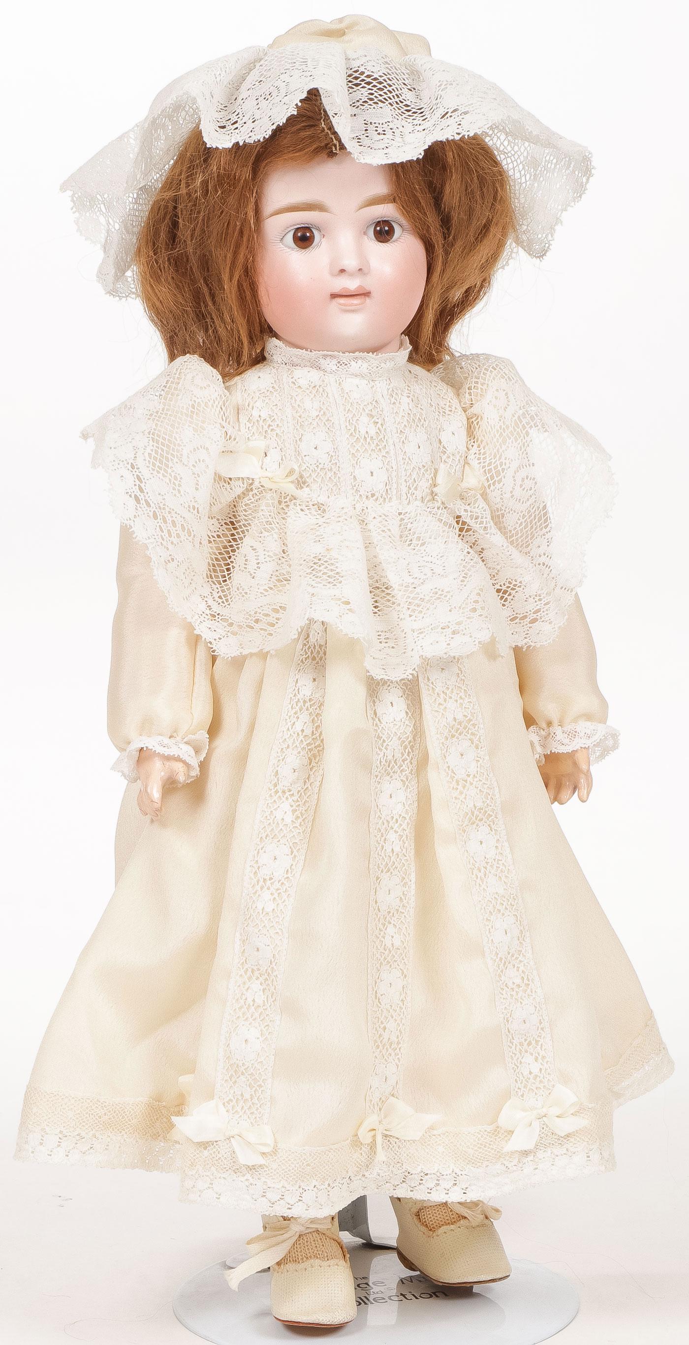 13.5 - INCH EARLY CLOSED MOUTH KESTNER: 13.5 - INCH EARLY CLOSED MOUTH KESTNER. The bisque head exhibiting no chips, cracks, or hairlines, on adorable little Kestner ball jointed body, in very good condition. SHIPPING NOTICE:Jackson's is