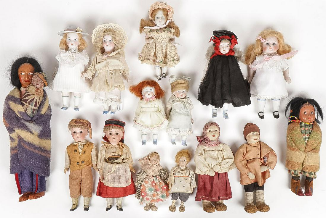 16 Vintage Dolls Auction