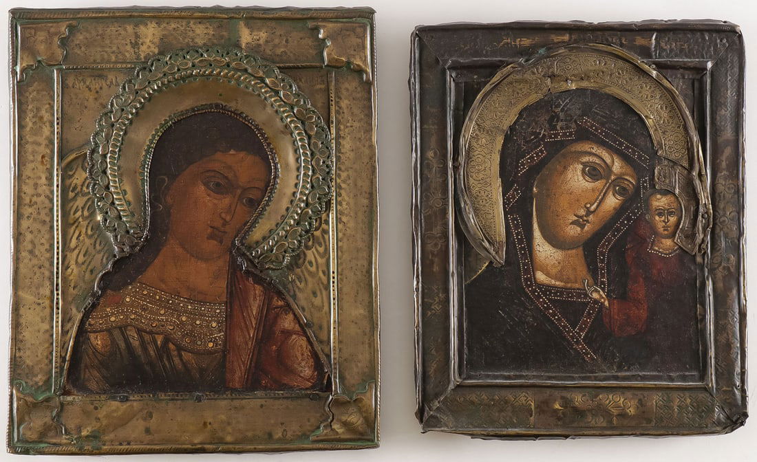 A PAIR OF RUSSIAN ICONS 18TH CENTURY (1 of 3)