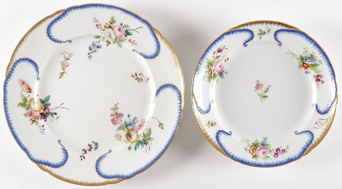 IMPERIAL RUSSIAN PORCELAIN PETERHOF SERVICE (1 of 3)