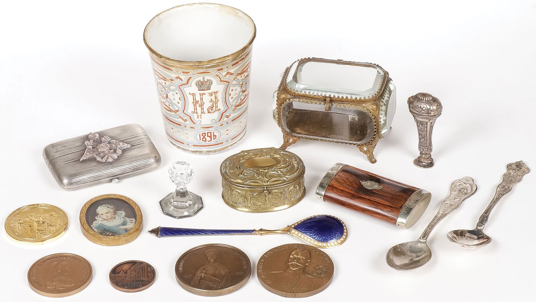 GOOD RUSSIAN AND OTHER SMALLS GROUP (1 of 6)