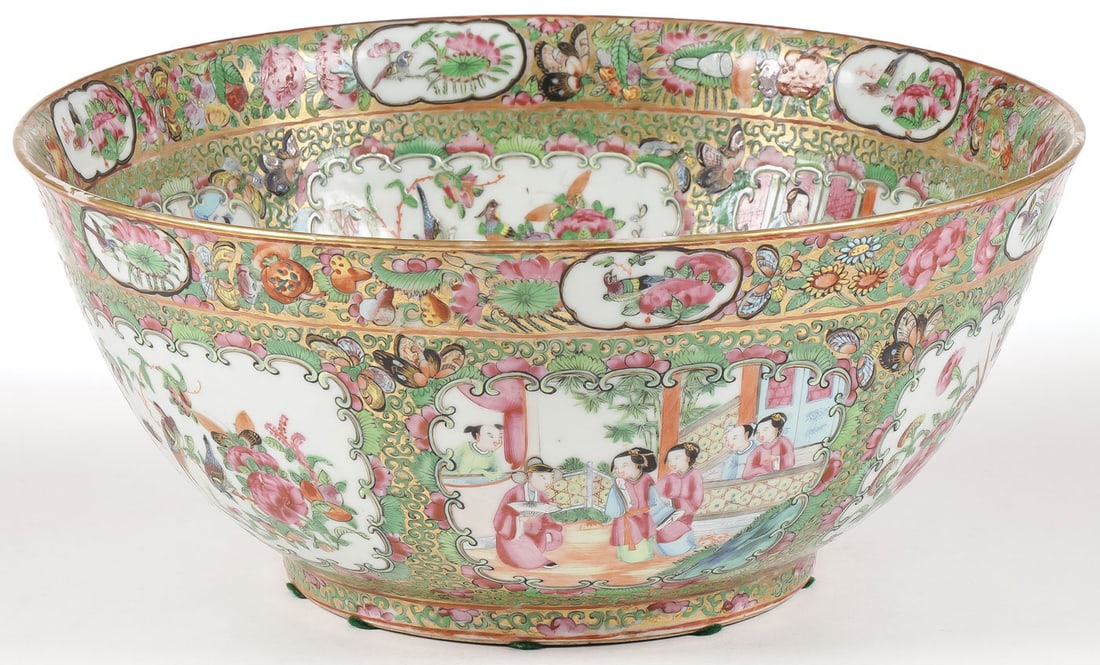 LARGE CHINESE FAMILLE ROSE PORCELAIN BOWL, 19TH C (1 of 6)