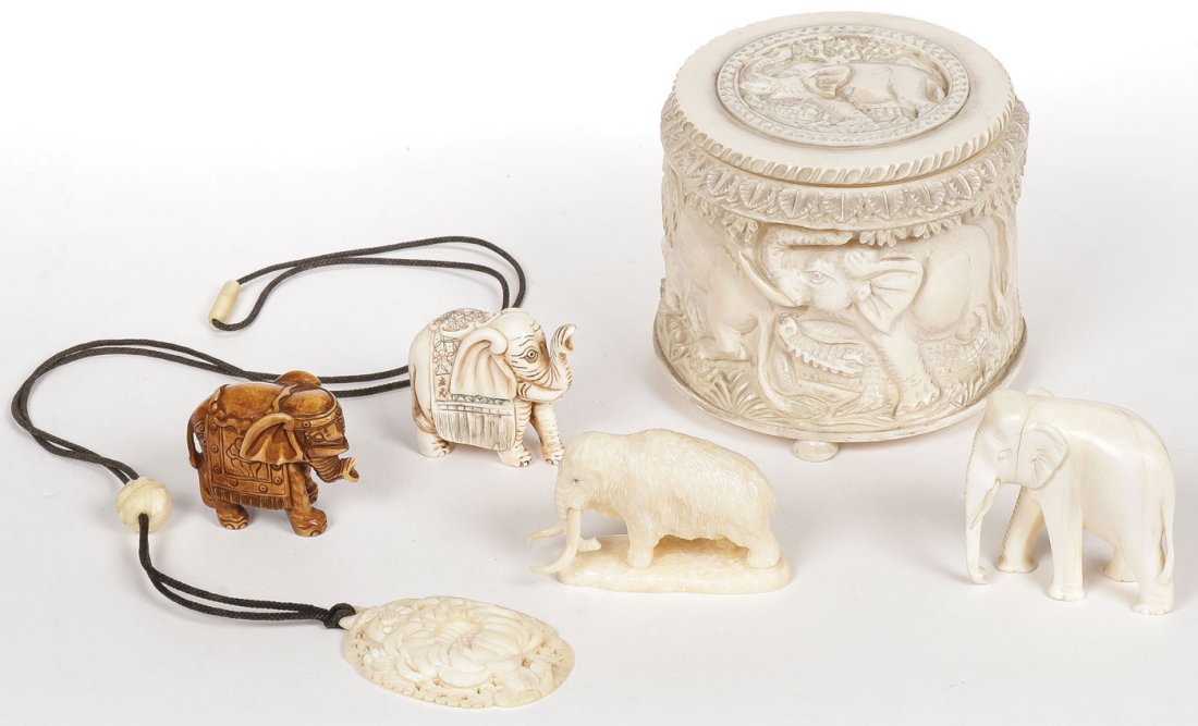 ASIAN CARVED GROUP (1 of 1)