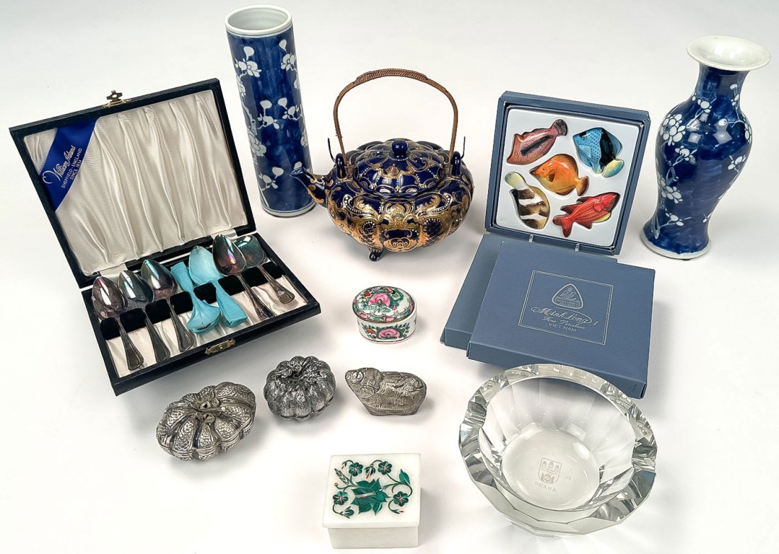 ASIAN & OTHER MIXED PORCELAIN & DECORATIVE GROUP: ASIAN & OTHER MIXED PORCELAIN & DECORATIVE GROUP. Comprising two Chinese blue and white vases, both 8 inches in height. A Japanese cobalt blue and gold decorated teapot. Three boxes of MINH LONG hand 