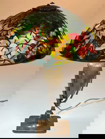 A GOOD TIFFANY STUDIOS WOODBINE LAMP, C. 1905