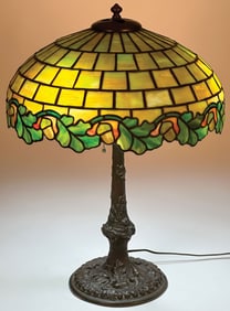 VINTAGE ACORN LEADED GLASS TABLE LAMP, C. 1910
