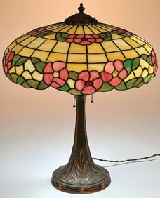 A VINTAGE LAMB BROS LEADED GLASS LAMP, C. 1910