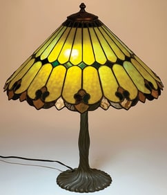 AMERICAN LEADED GLASS TABLE LAMP