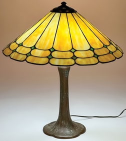 VINTAGE LEADED GLASS TABLE LAMP