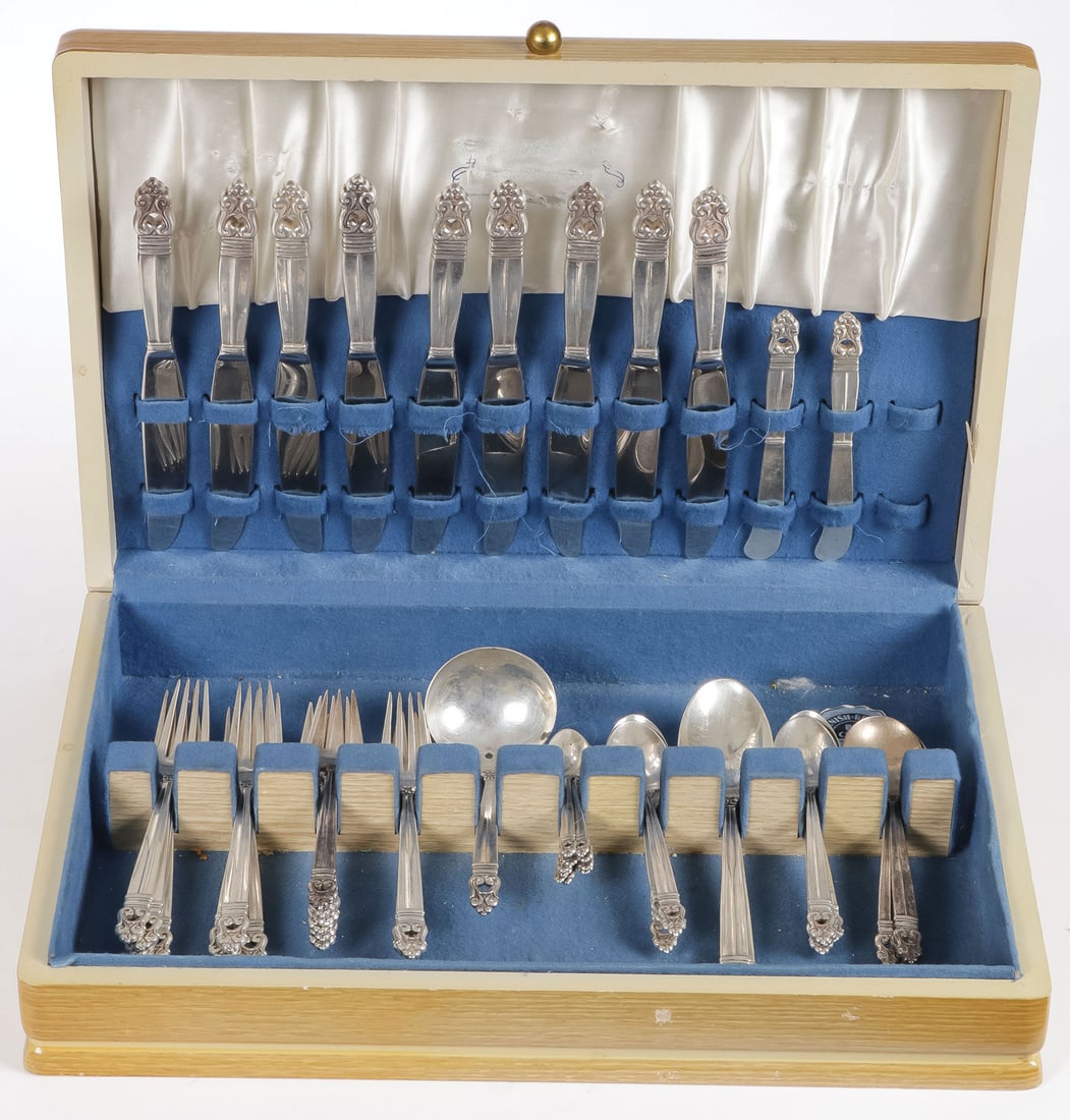 INTERNATIONAL ROYAL DANISH STERLING FLATWARE: INTERNATIONAL ROYAL DANISH STERLING FLATWARE. Comprising 51 individual pieces of International Silver Royal Danish pattern, including 8 dinner forks, 8 dinner spoons, 8 salad forks, 10 demitasse spoon