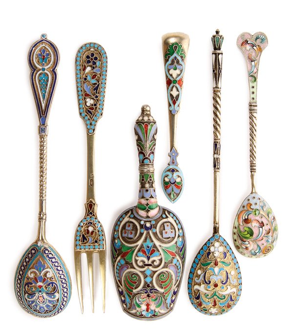 6 RUSSIAN SILVER AND ENAMELED UTENSILS