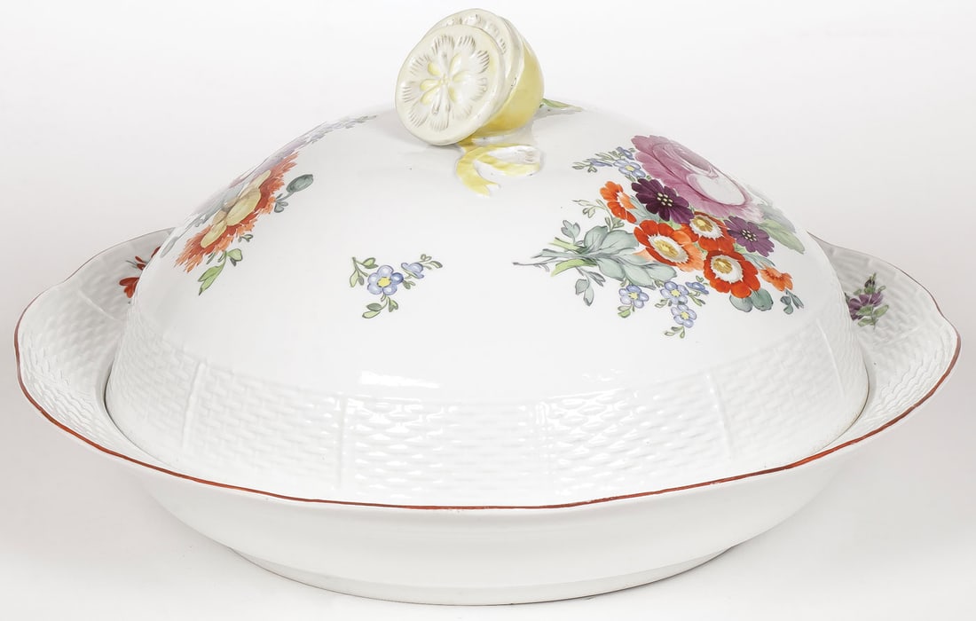 RUSSIAN IMPERIAL PORCELAIN COVERED DISH (1 of 5)