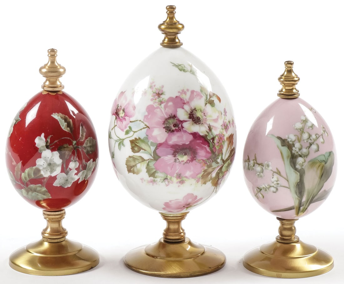 THREE LARGE RUSSIAN PORCELAIN EASTER EGGS, C 1890 (1 of 2)