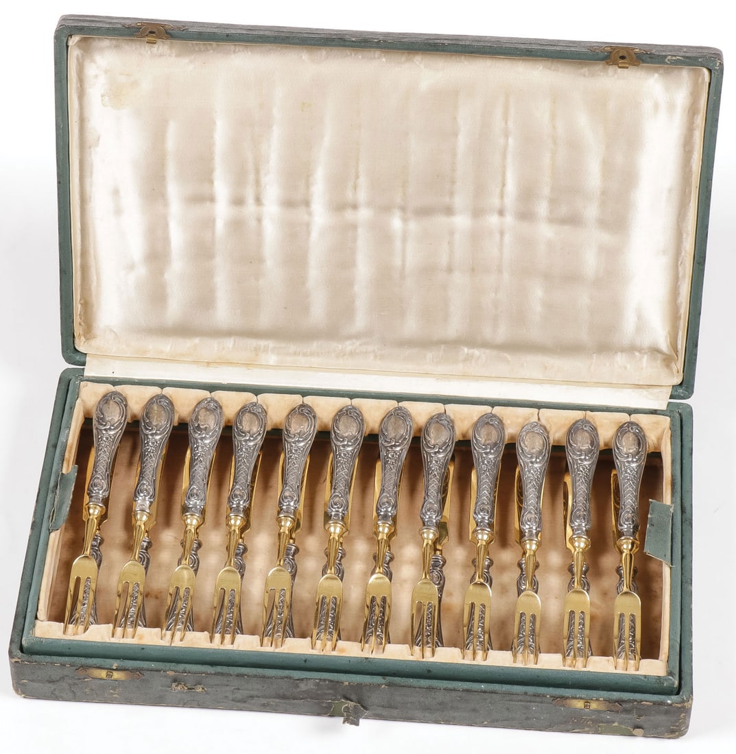 RUSSIAN CASED SILVER GILT FRUIT SET, circa 1900 (1 of 3)