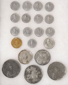 RUSSIAN MEDALLION & TABLE METAL GROUP