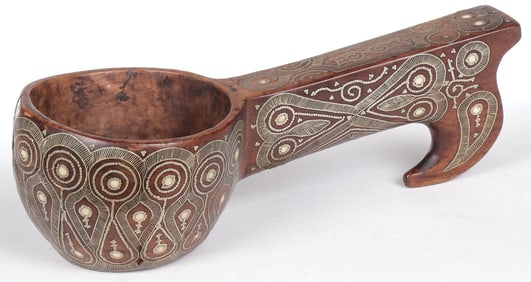 A RUSSIAN WOOD & INLAID KOVSH, CIRCA 1910