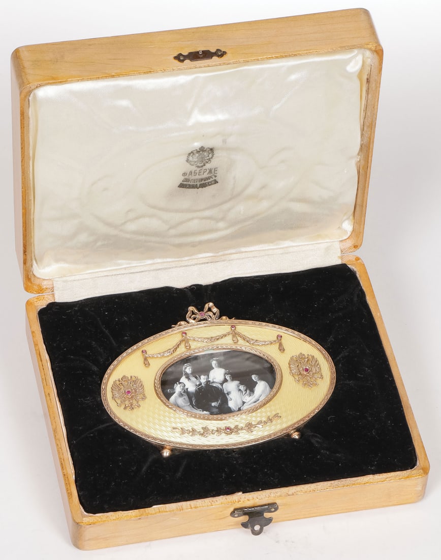 A FABERGE STYLE ENAMELED PICTURE FRAME (1 of 4)