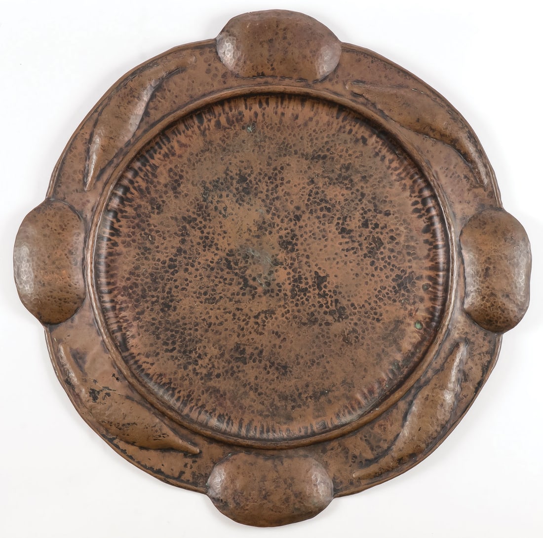 ARTS-N-CRAFTS HAMMERED COPPER TRAY C. 1910 (1 of 2)