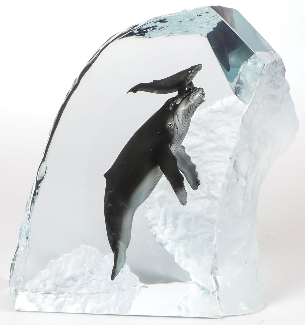 ROBERT WYLAND HUMPBACK WHALE LUCITE SCULPTURE: ROBERT WYLAND (American, b. 1956)Humpback Whale Mother and Calf Lucite SculptureBased with incised signature and editioned 160/1000Height 10.5 inches, width 9 inches, depth 5 inches