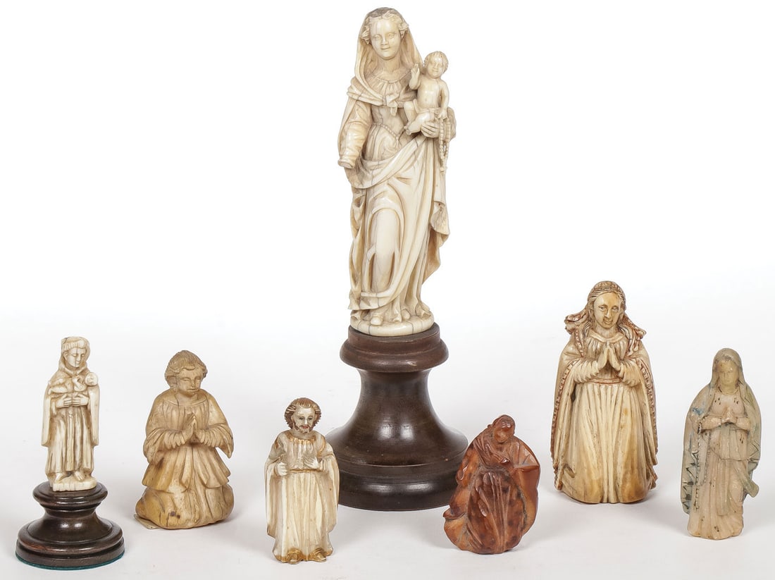 5 CARVED  FIGURES, 17th/18th CENTURY (1 of 2)