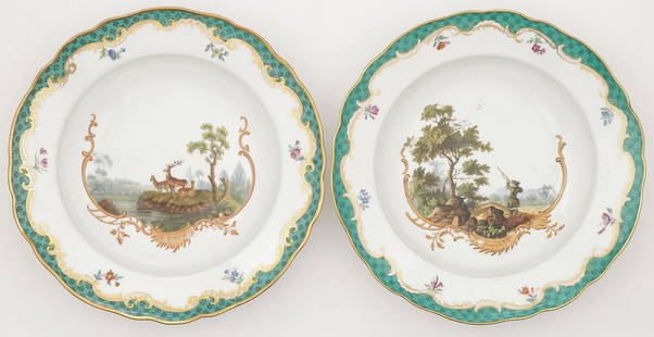 RUSSIAN IMPERIAL PORCELAIN HUNTING SERVICE BOWLS: RUSSIAN IMPERIAL PORCELAIN HUNTING SERVICE BOWLS. Comprising a pair of matching bowls from the Hunting Service, Imperial Porcelain Factory, St. Petersburg, period of Alexander II. Each bowl with scall