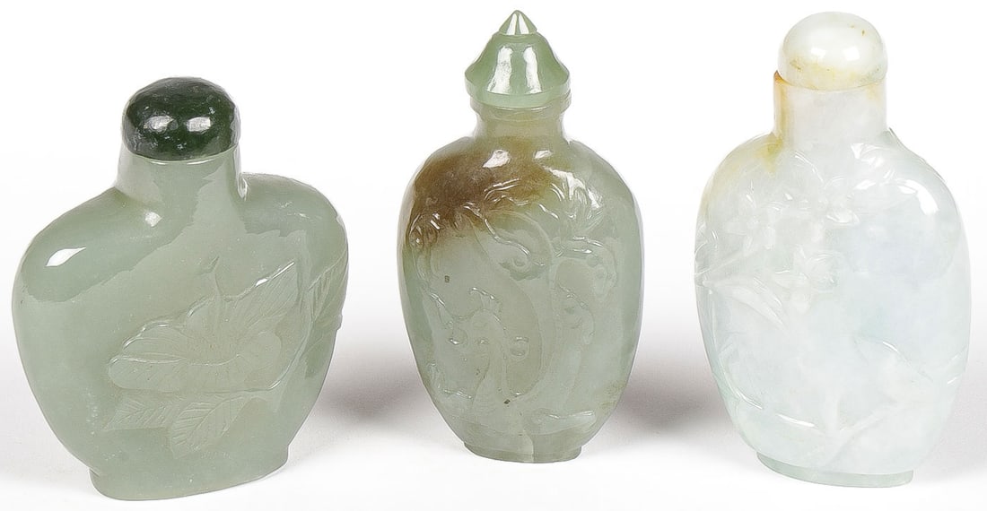 3 CHINESE CARVED JADE SNUFF BOTTLES (1 of 3)