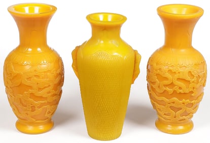 3 CHINESE PEKING GLASS VASES
