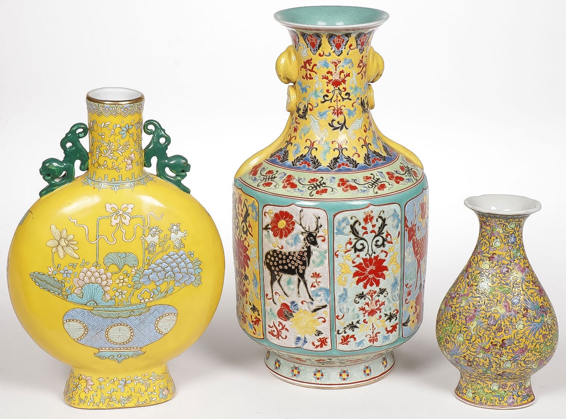 3 CHINESE PORCELAIN VASES (1 of 5)