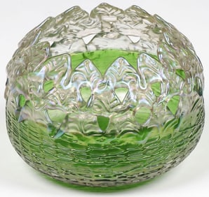 A GOOD LOETZ ART GLASS BOWL, CIRCA 1900